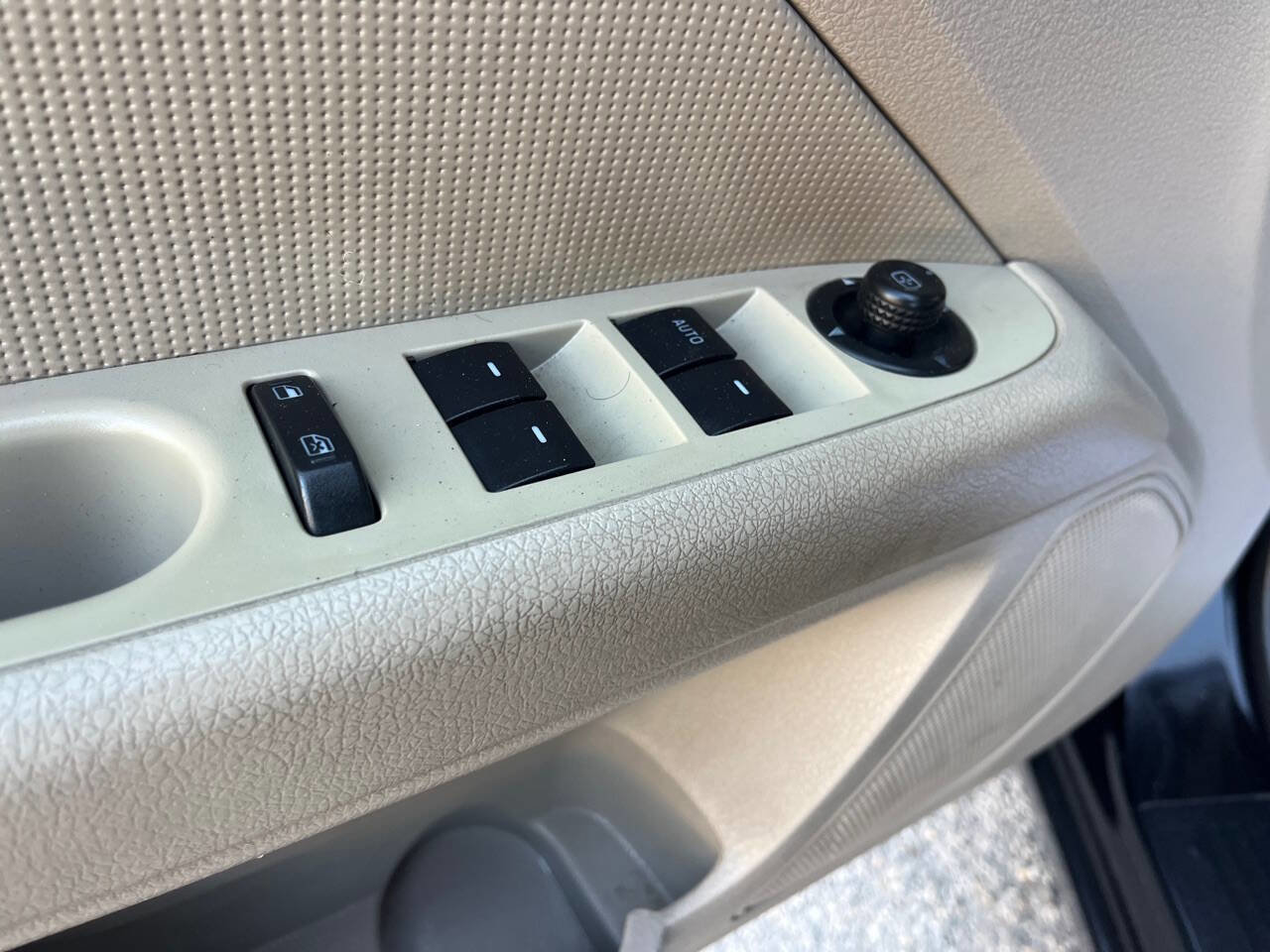 Used 2006 Mercury Milan Premier image 23