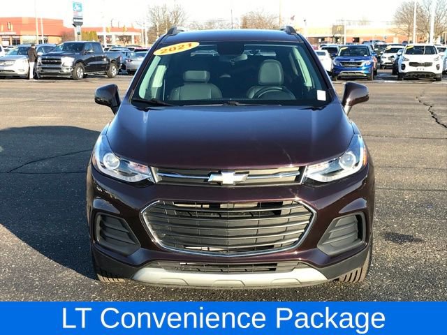 Certified 2021 Chevrolet Trax LT w/ Premium Seat Package image 3