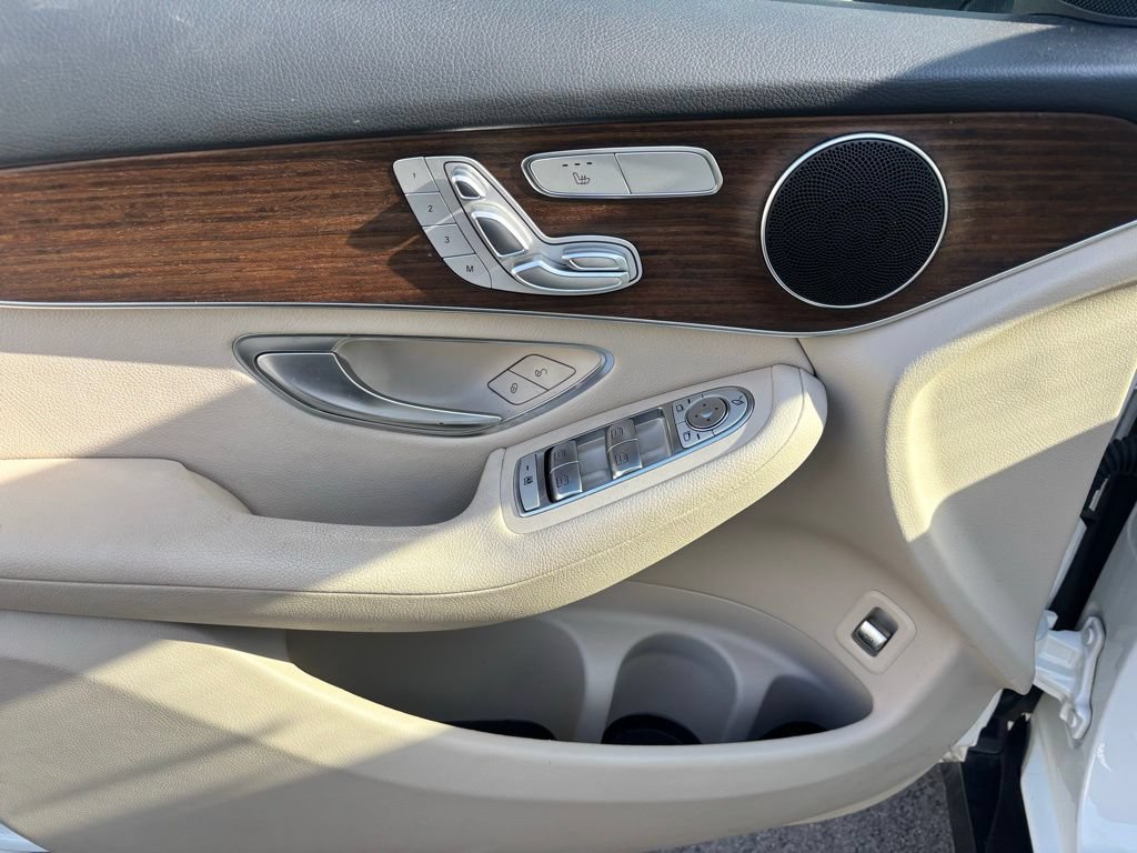 Certified 2022 Mercedes-Benz GLC 300 4MATIC image 11