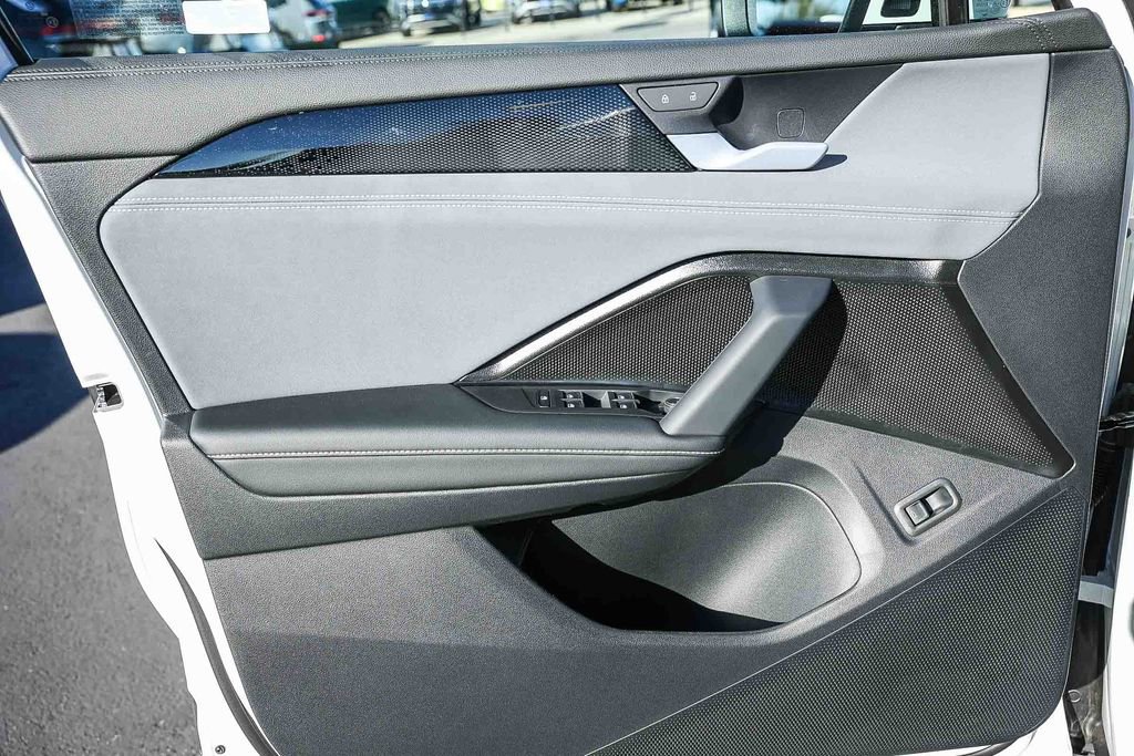 New 2026 Volkswagen Tiguan SE image 31