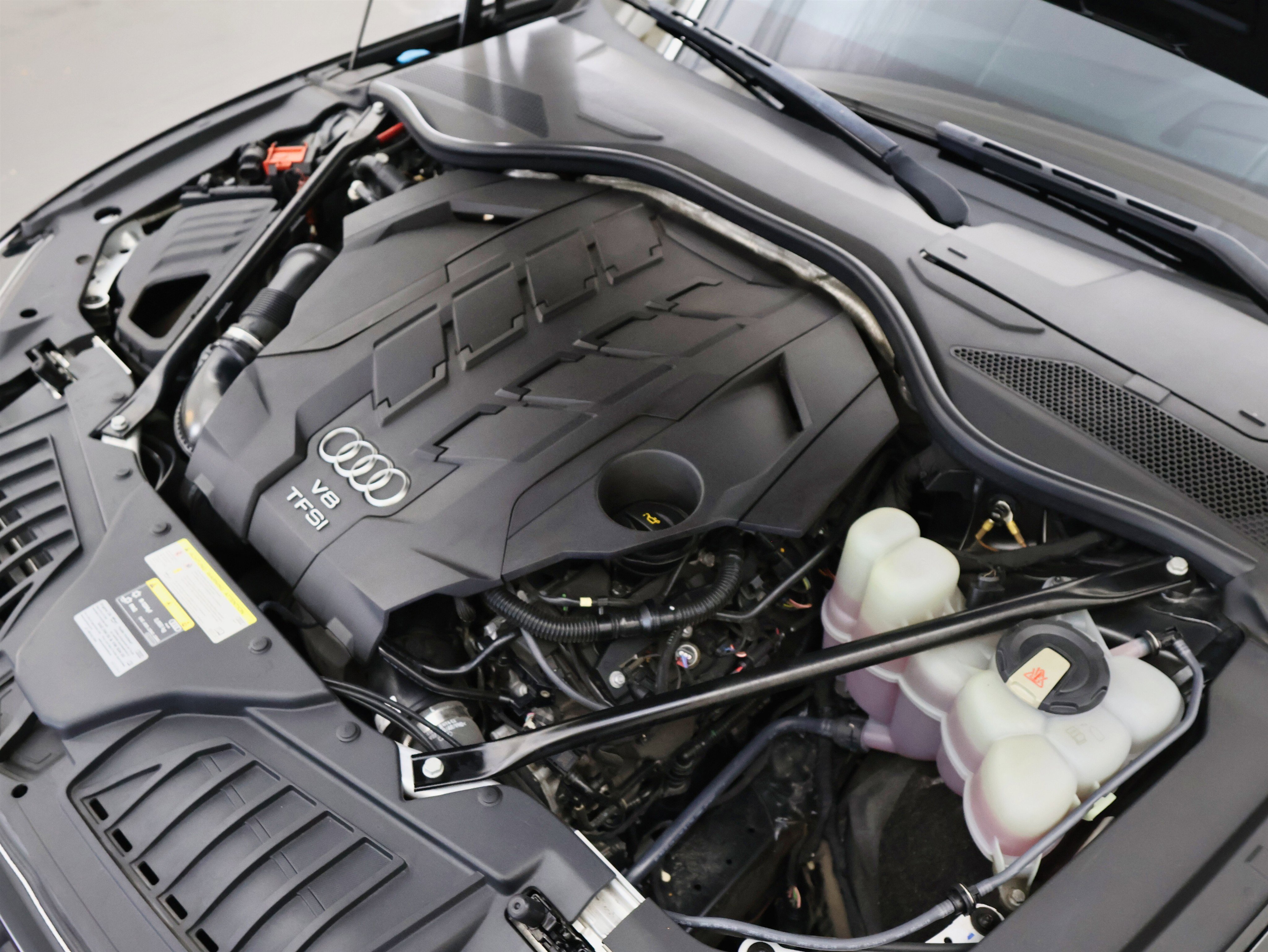 Used 2020 Audi A8 L 4.0T w/ Executive Package image 71