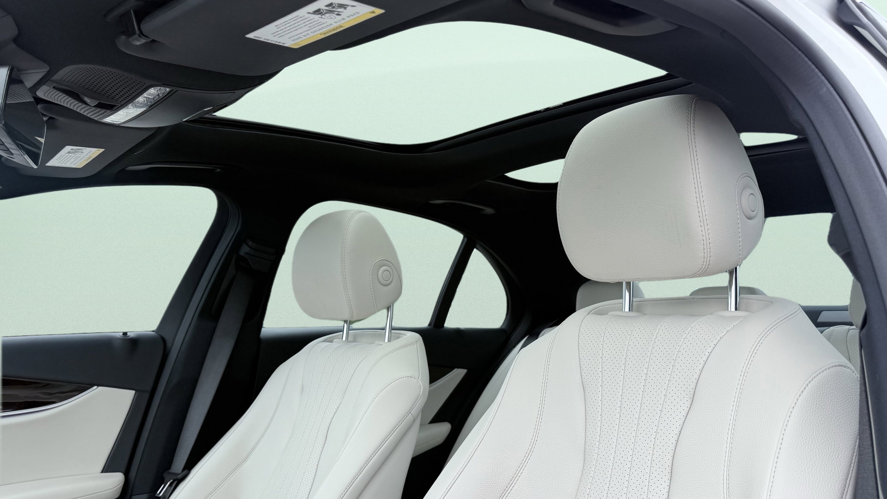 Used 2023 Mercedes-Benz E 350 Sedan image 3