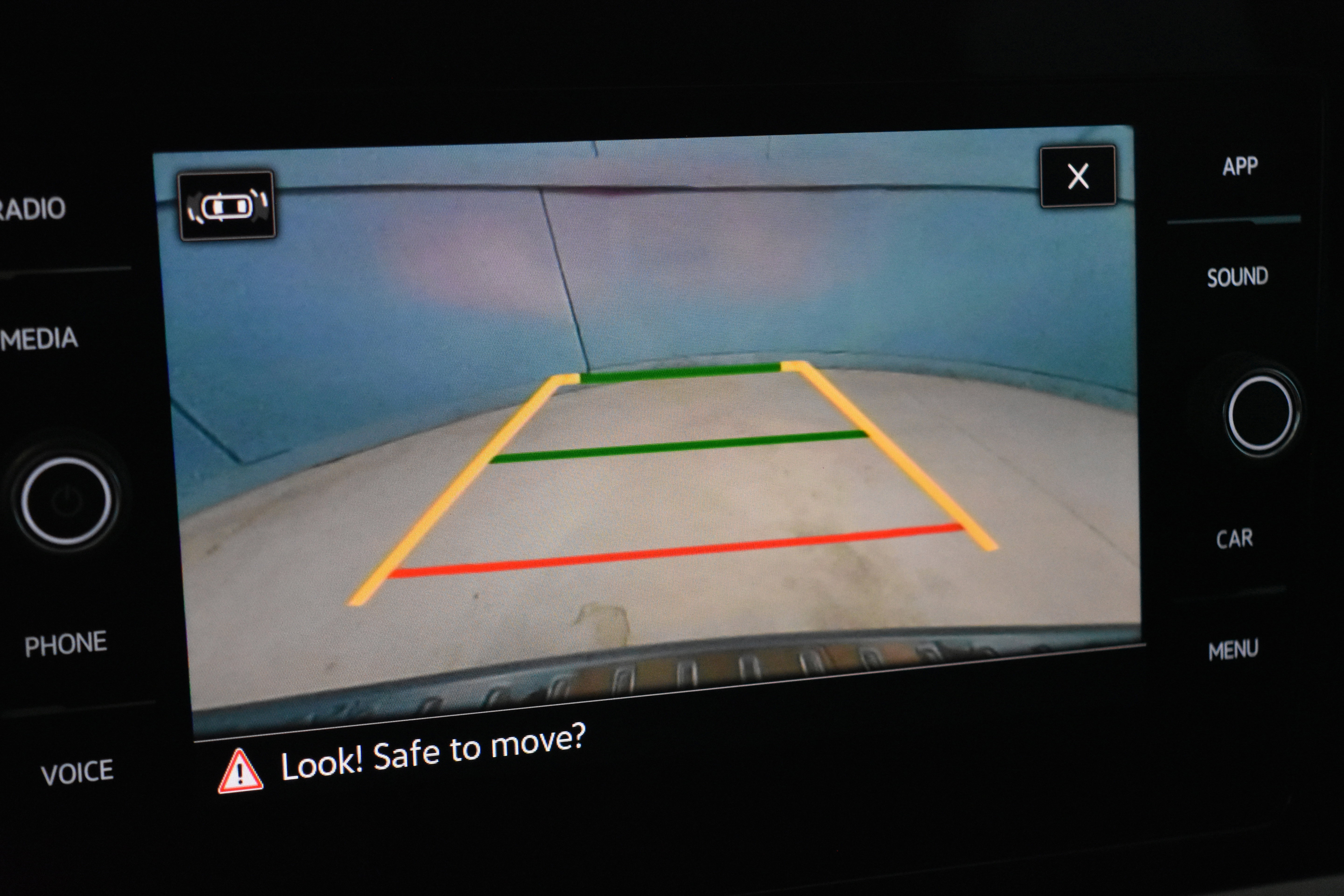 New 2025 Volkswagen Taos SE image 9