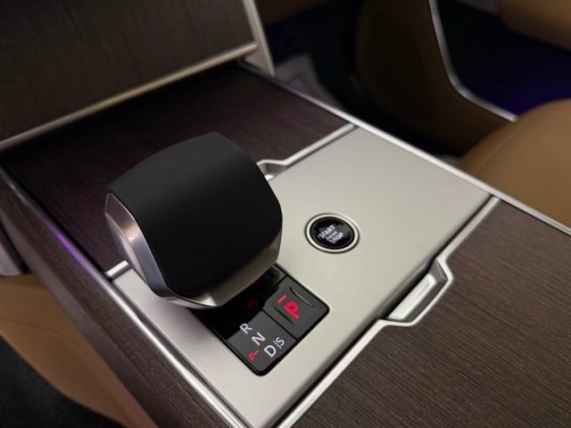 New 2025 Land Rover Range Rover SE image 16