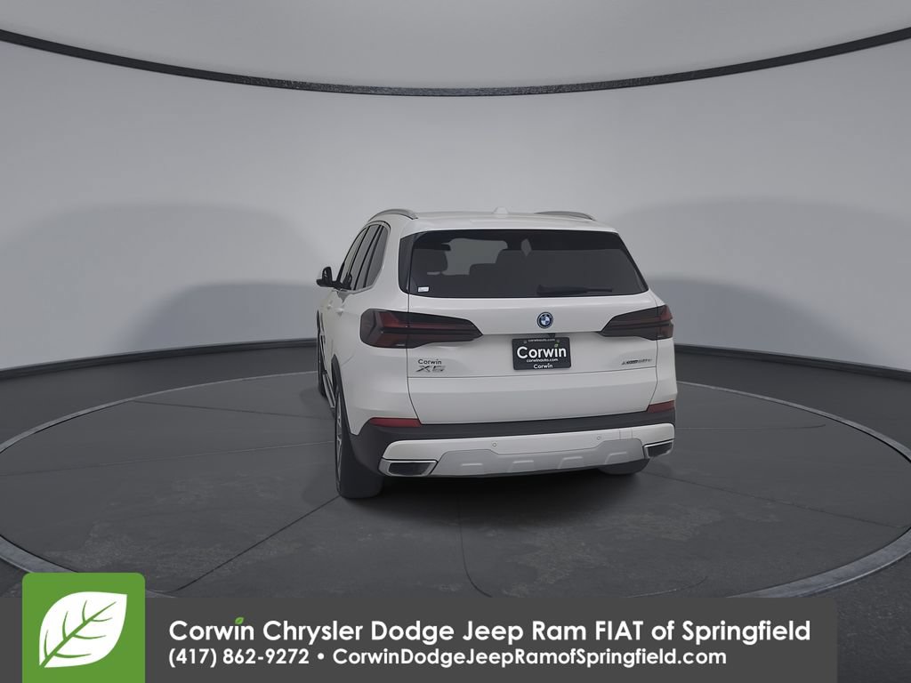 Used 2025 BMW X5 xDrive50e AWD/4WD image 12