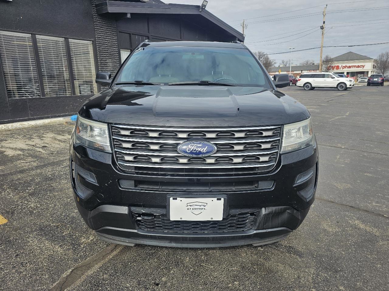 Used 2017 Ford Explorer 4WD image 2