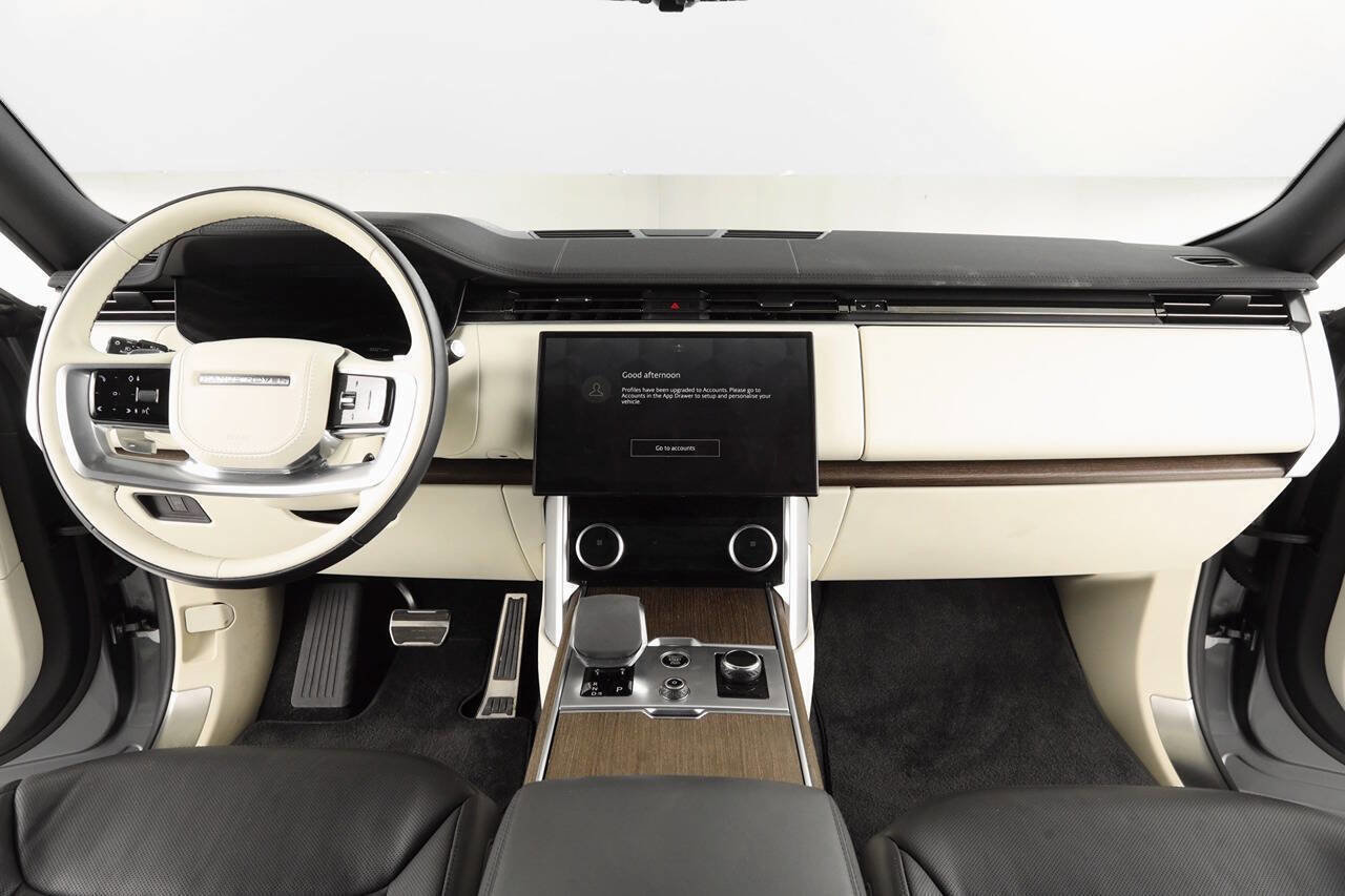 Used 2023 Land Rover Range Rover SE image 12