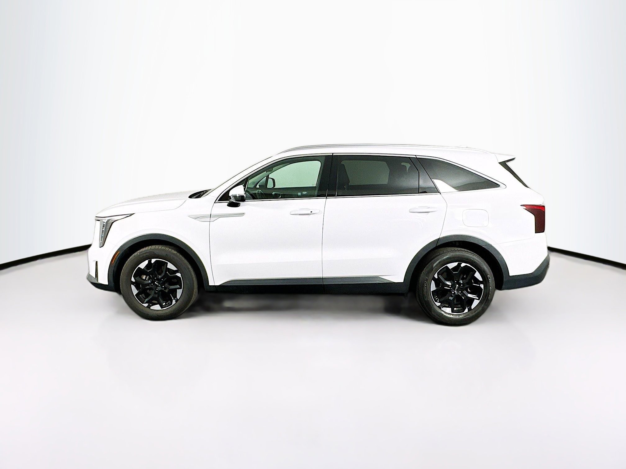 Used 2024 Kia Sorento S image 4