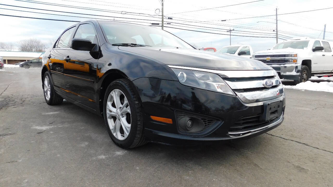 Used 2012 Ford Fusion SE image 2