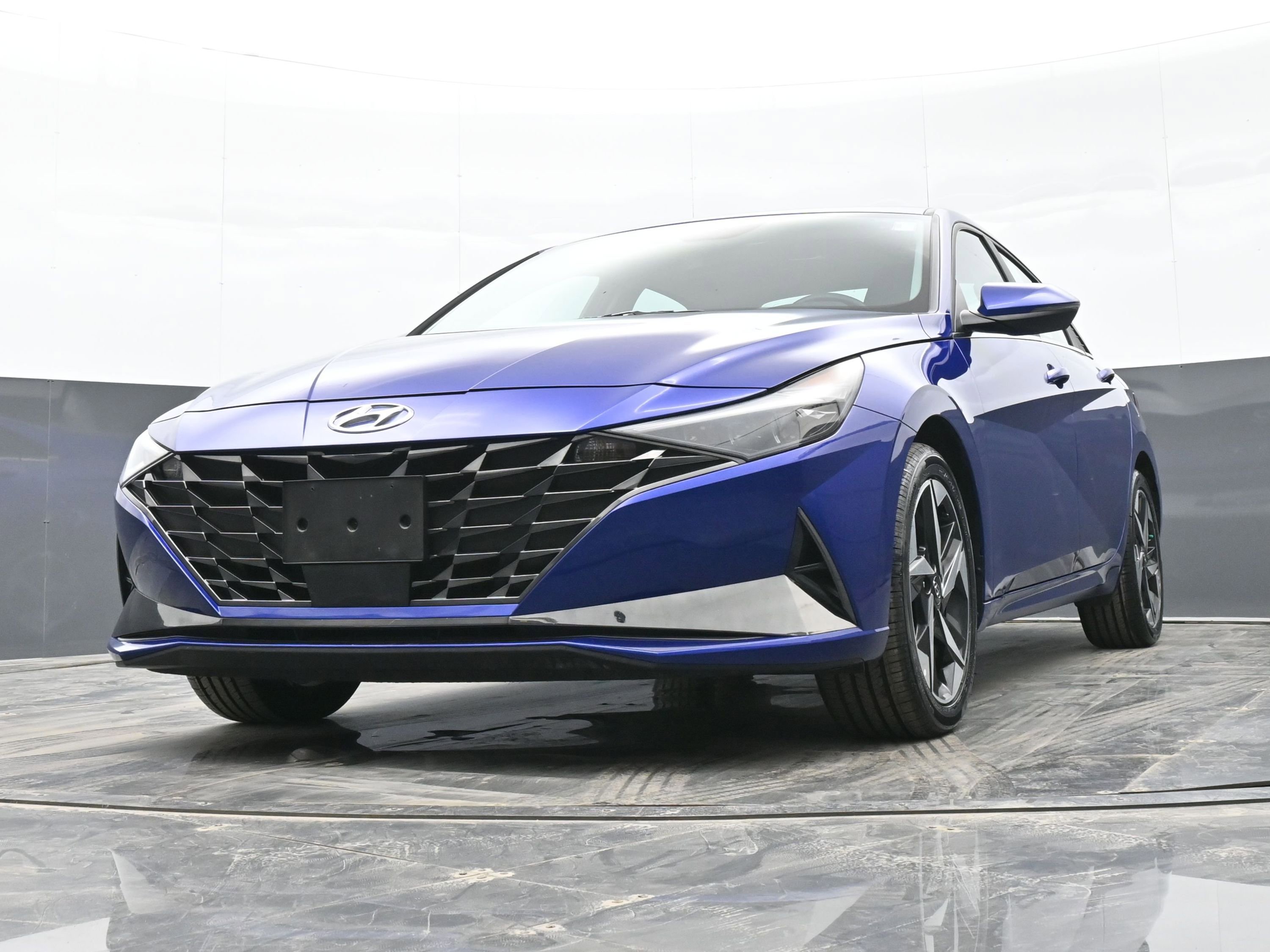 Used 2023 Hyundai Elantra Limited image 40