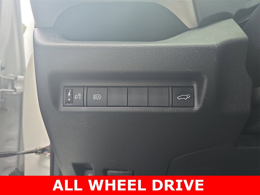 Used 2019 Toyota RAV4 XLE image 27