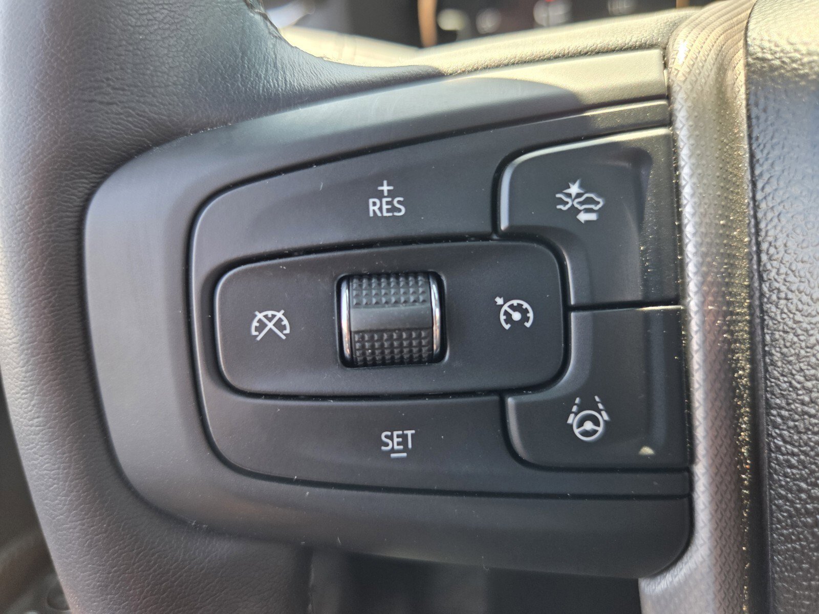 Used 2024 GMC Yukon Denali w/ Denali Reserve Package image 28