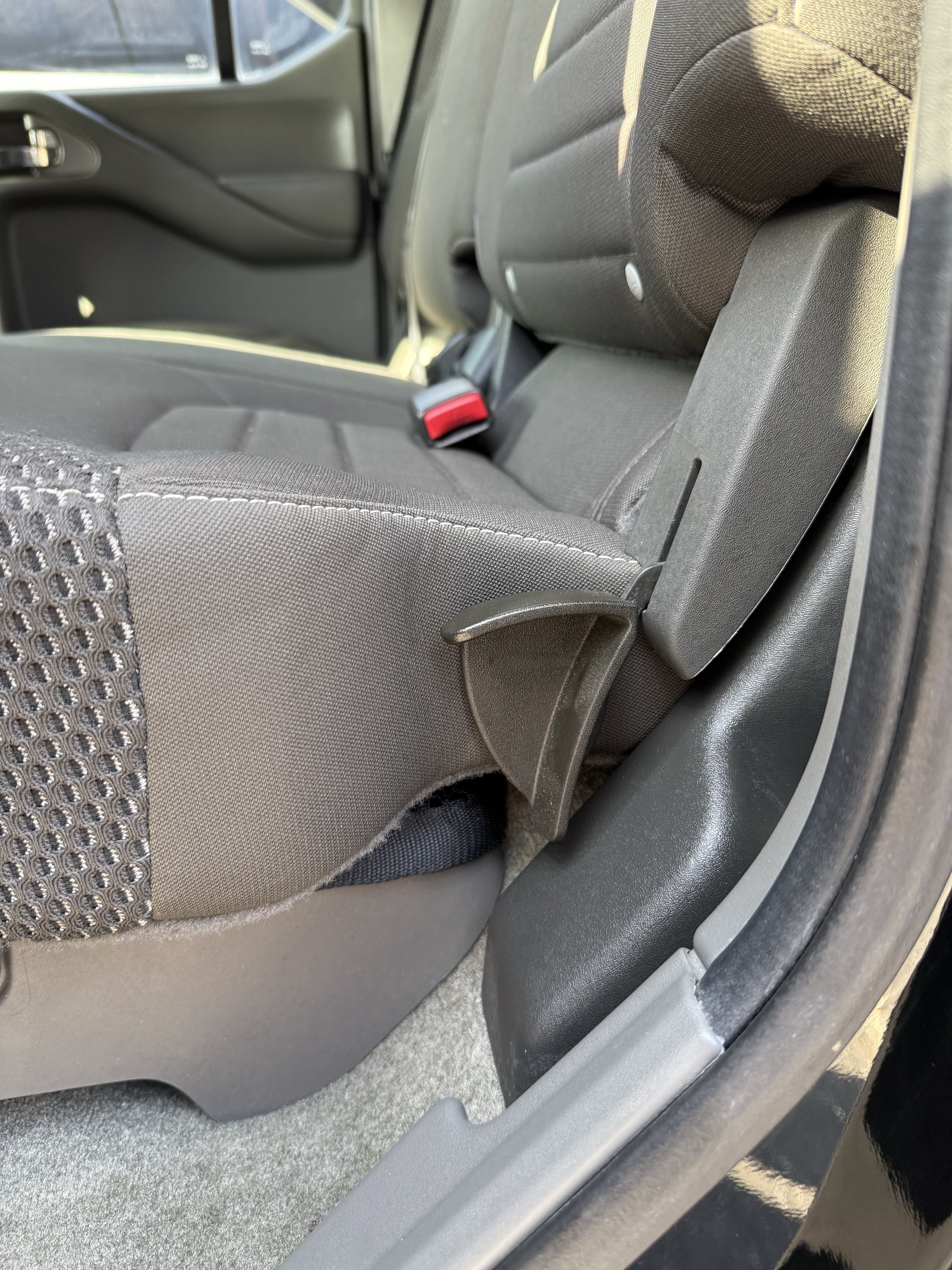 Used 2014 Nissan Frontier Desert Runner RWD image 15