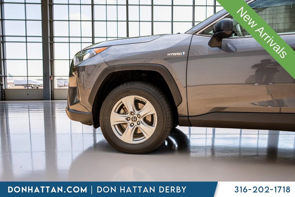 Used 2020 Toyota RAV4 LE AWD/4WD image 33