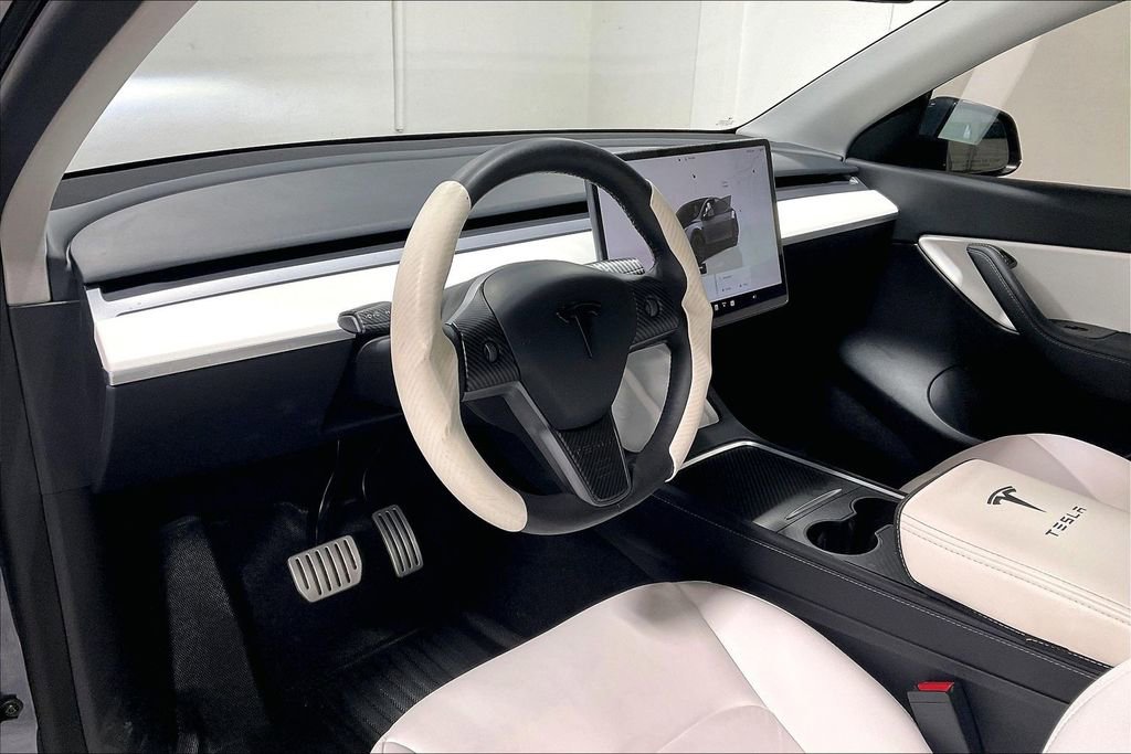 Used 2022 Tesla Model Y Performance image 16