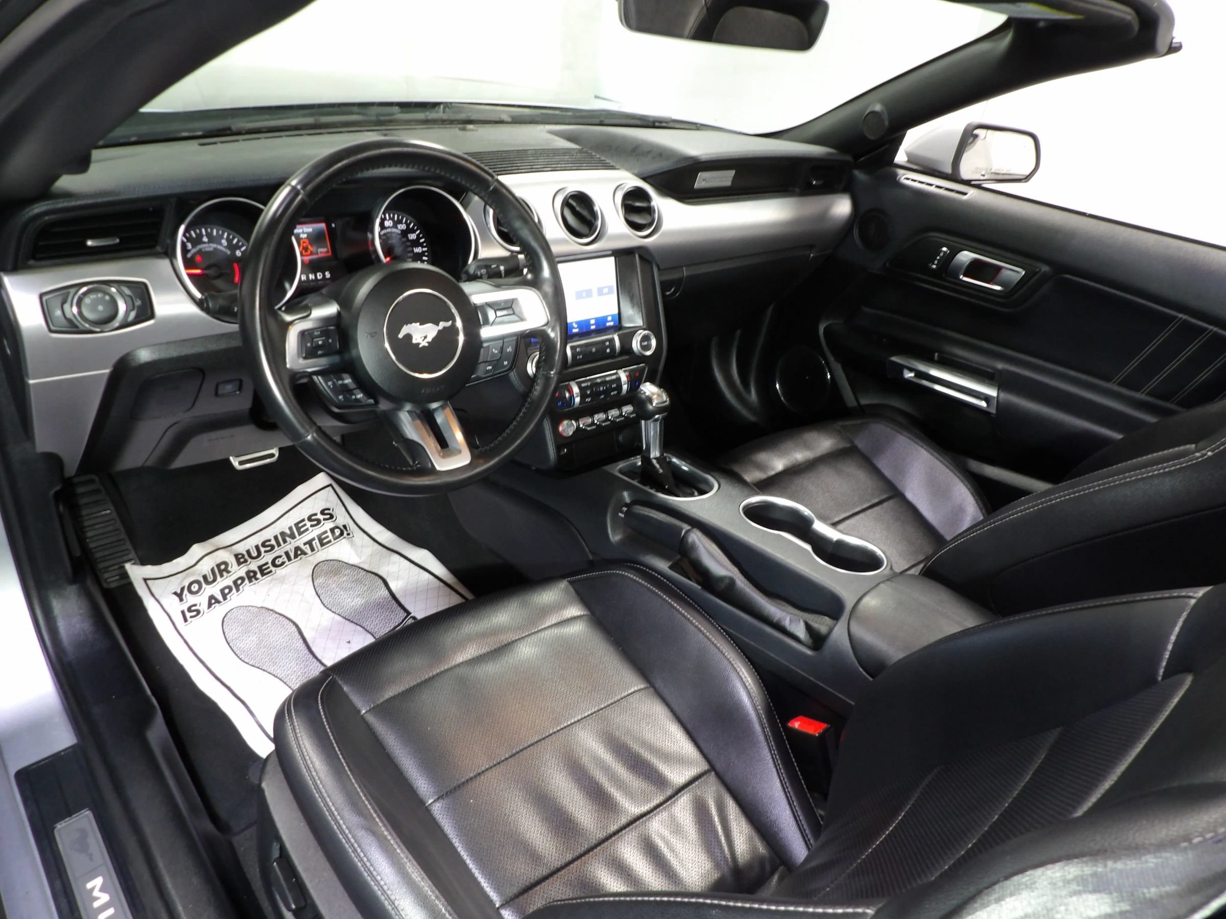 Used 2022 Ford Mustang Premium RWD image 17