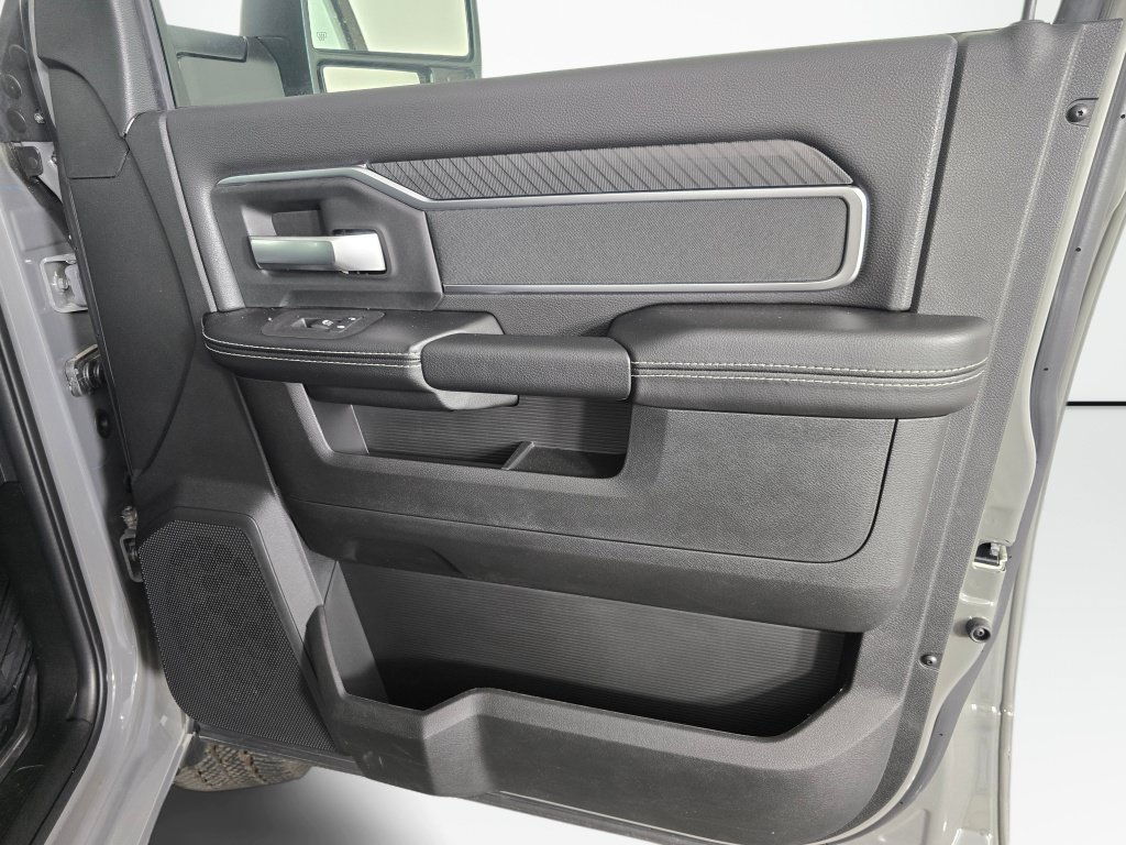 New 2026 RAM 3500 Big Horn AWD/4WD image 39
