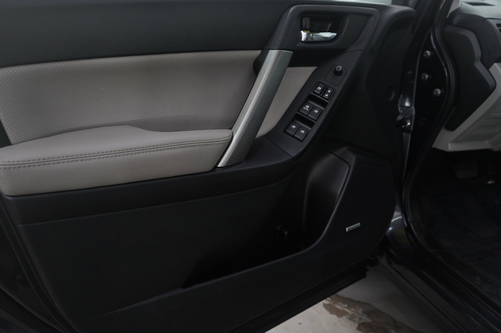 Used 2015 Subaru Forester 2.5i Limited image 22