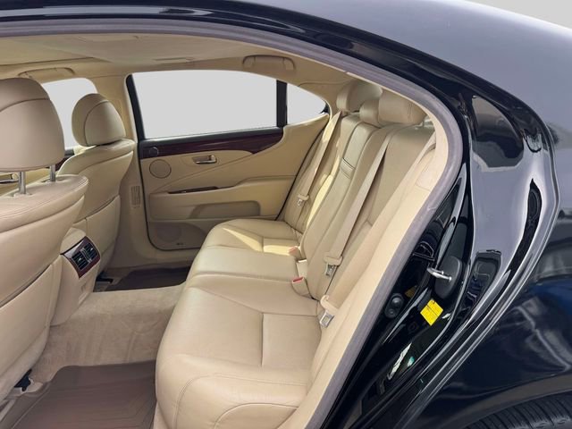 Used 2011 Lexus LS 460 L w/ Luxury Pkg image 16