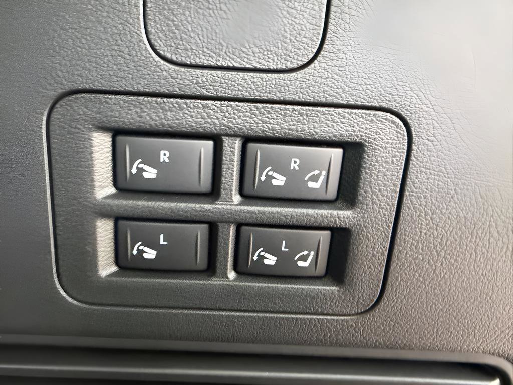 New 2026 Nissan Armada SL w/ Captain's Chari Seat Package image 13