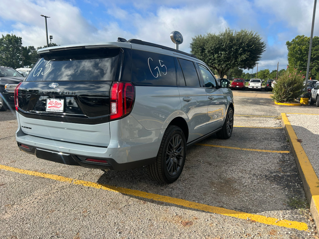 New 2027 Ford Expedition Platinum w/ Stealth Appearance Package RWD image 6