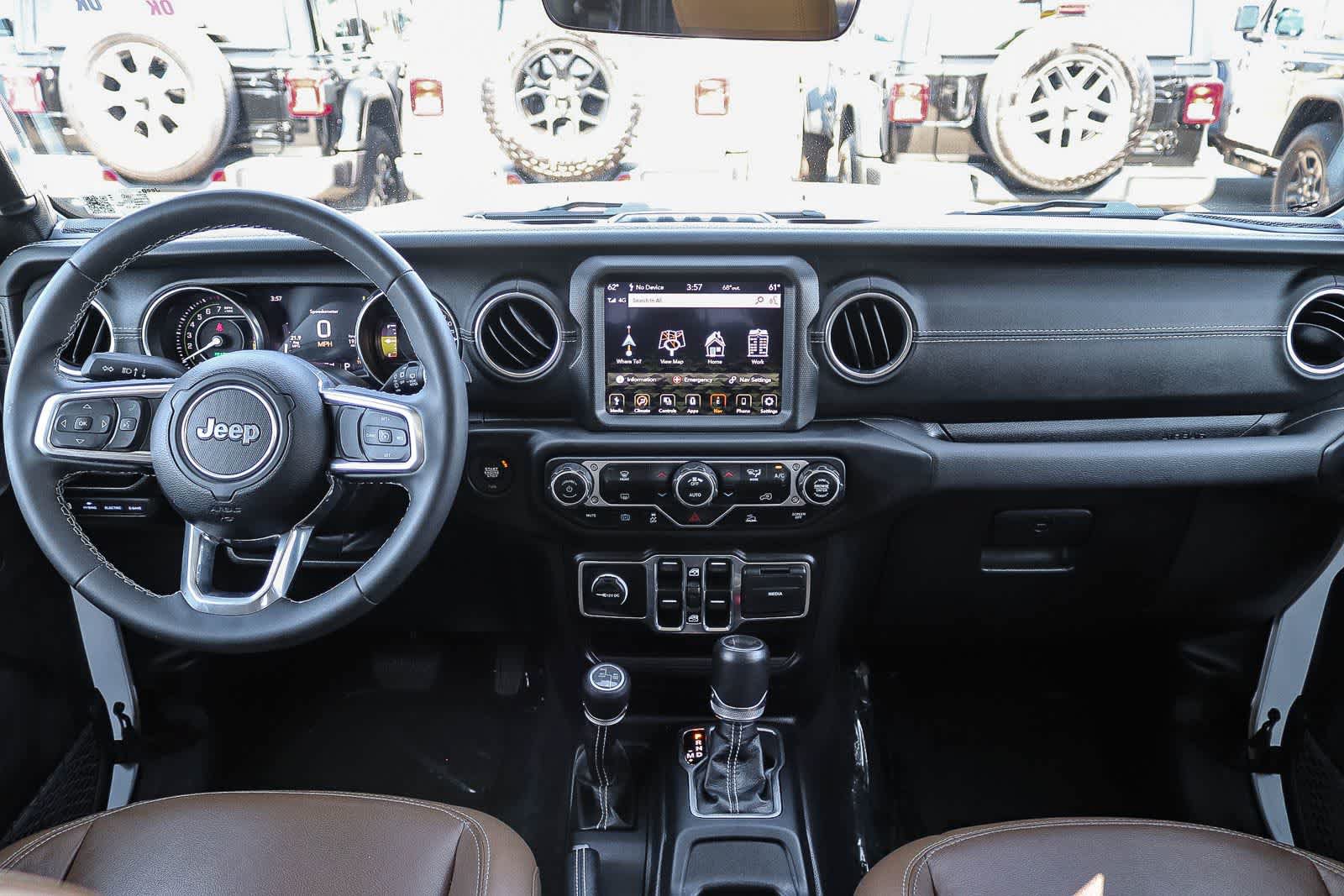 Used 2023 Jeep Wrangler Unlimited Sahara AWD/4WD image 15