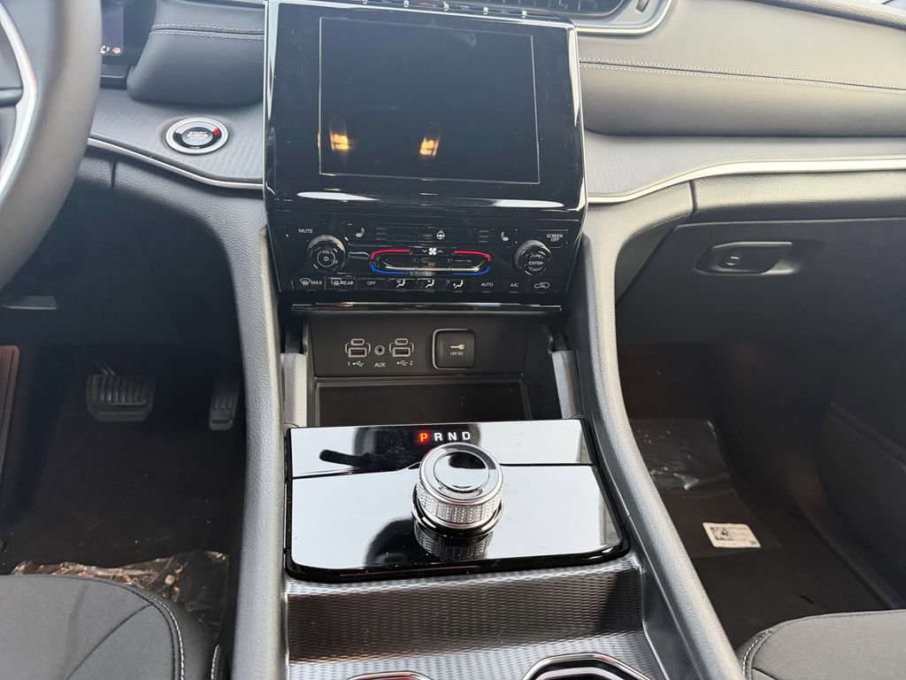 New 2026 Jeep Grand Cherokee Laredo image 11