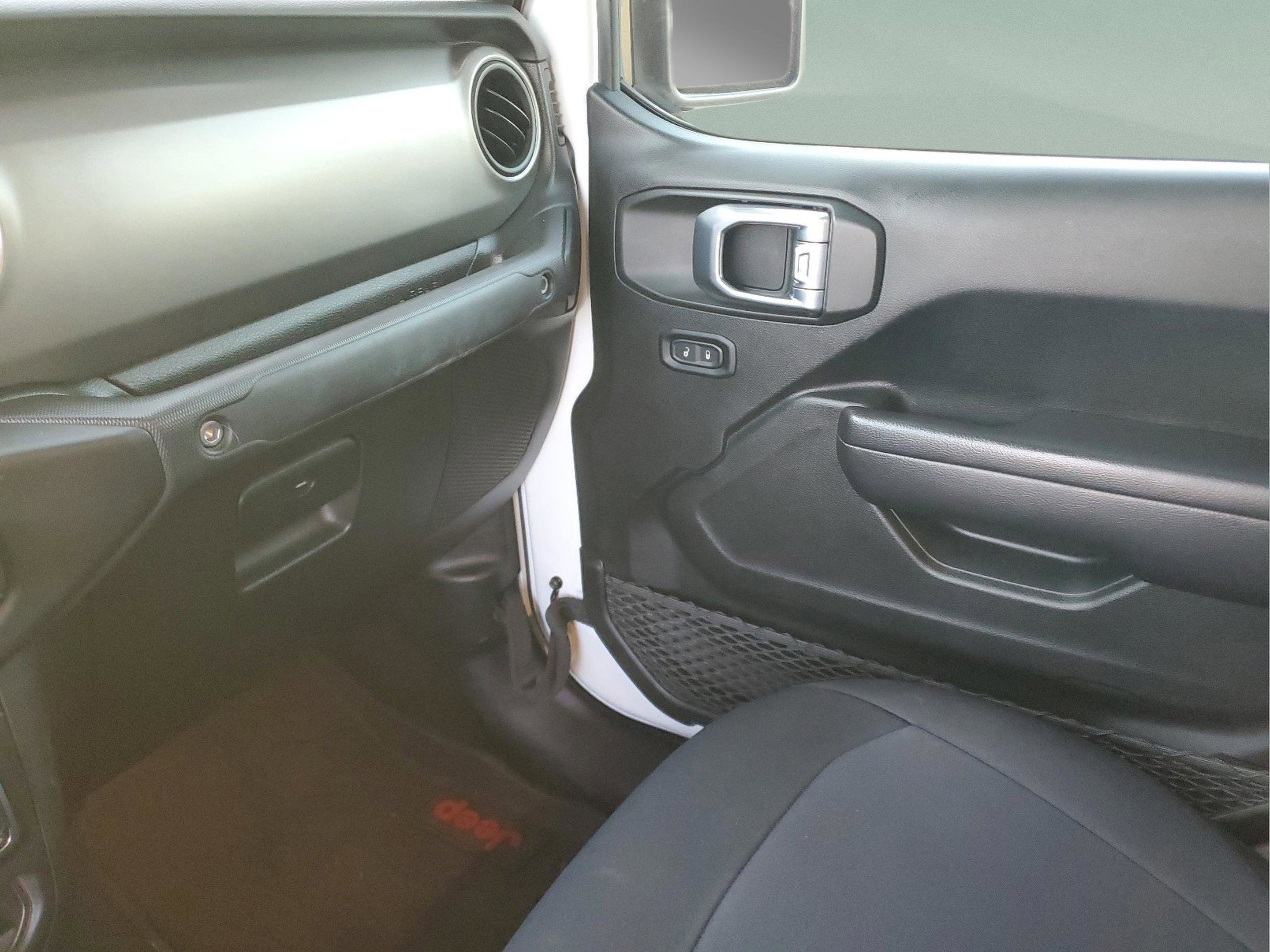 Used 2021 Jeep Gladiator Sport image 26