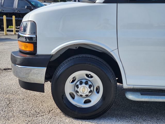 Used 2025 Chevrolet Express 2500 w/ Driver Convenience Package RWD image 8