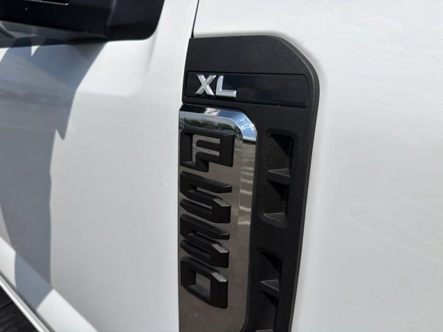 Used 2024 Ford F550 4x4 Crew Cab Super Duty image 5