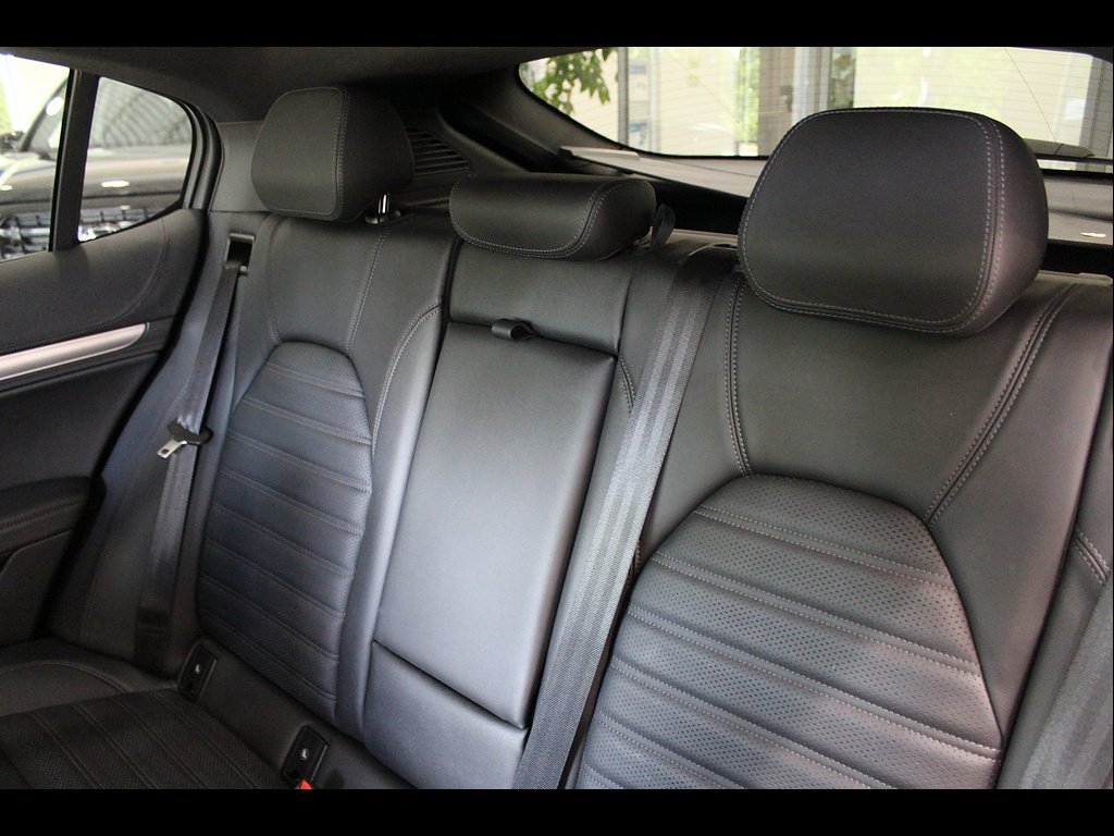 Used 2022 Alfa Romeo Stelvio Veloce AWD/4WD image 18