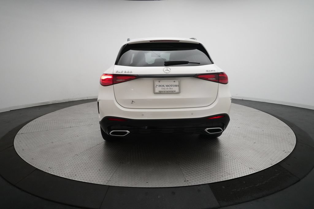 Used 2025 Mercedes-Benz GLC 300 4MATIC image 26
