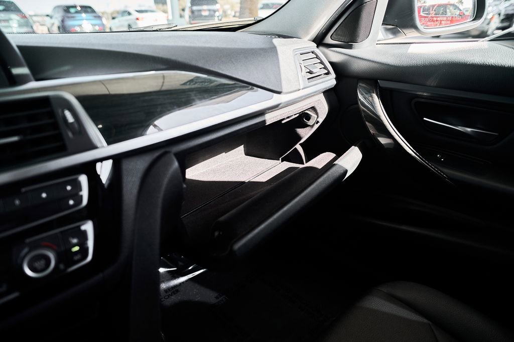 Used 2018 BMW 320i Sedan image 47