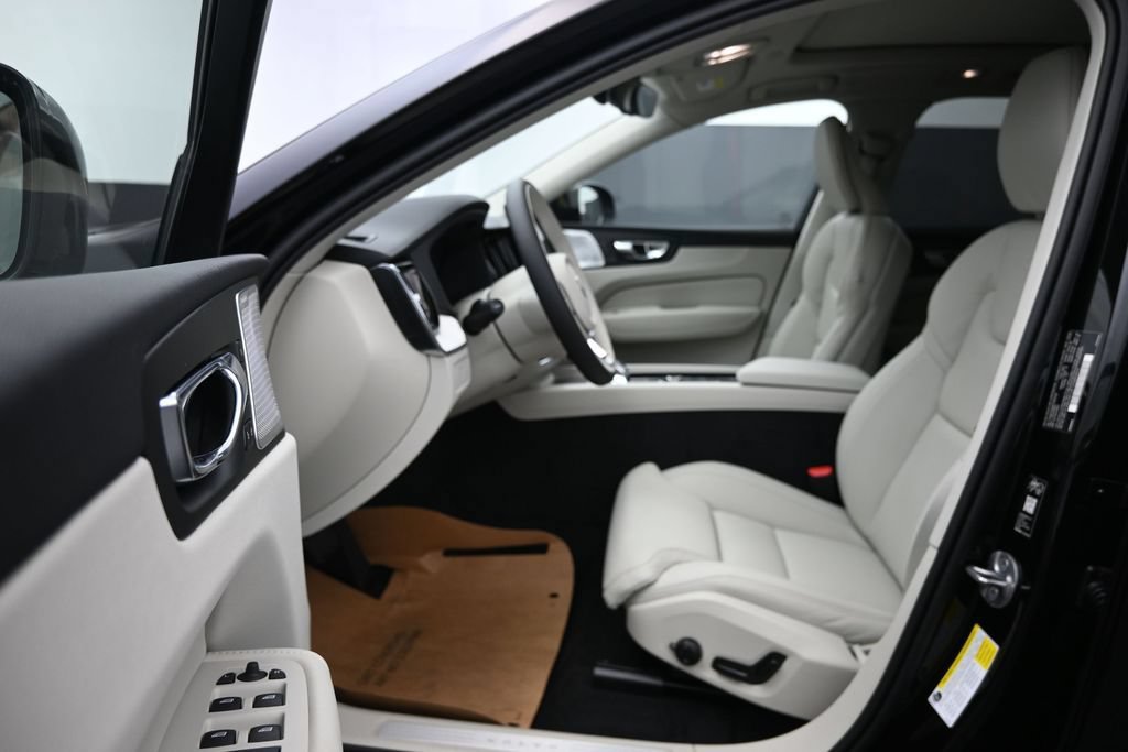 New 2026 Volvo XC60 B5 Ultra w/ Climate Package AWD/4WD image 11