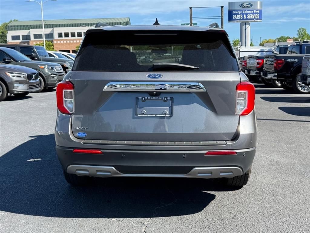 Certified 2022 Ford Explorer XLT w/ Equipment Group 202A RWD image 5
