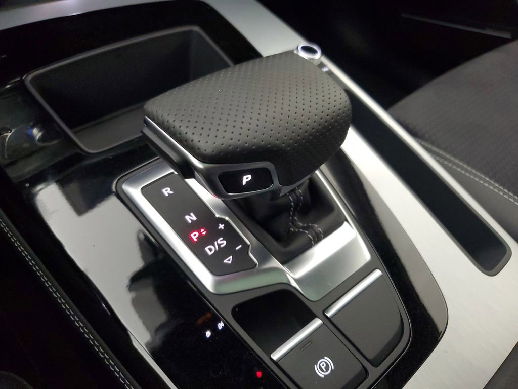 Used 2024 Audi Q5 e Prestige w/ Prestige Package AWD/4WD image 32