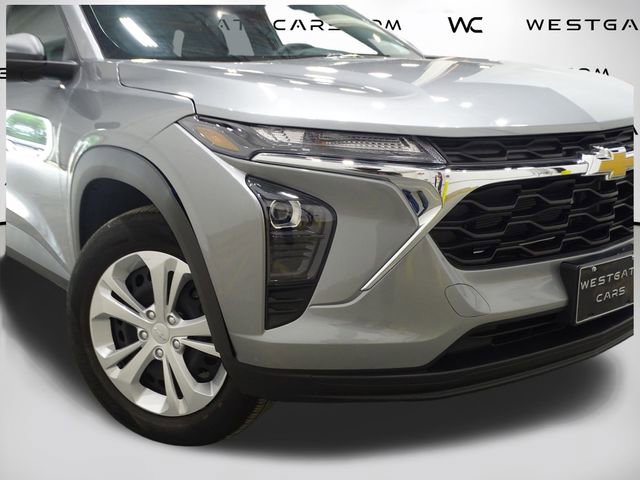 Used 2024 Chevrolet Trax LS FWD image 40