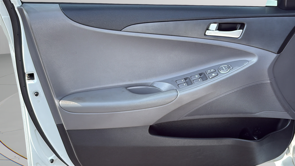 Used 2014 Hyundai Sonata GLS FWD image 23