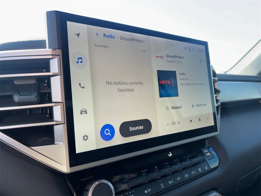 Used 2025 Toyota Tundra Limited image 21