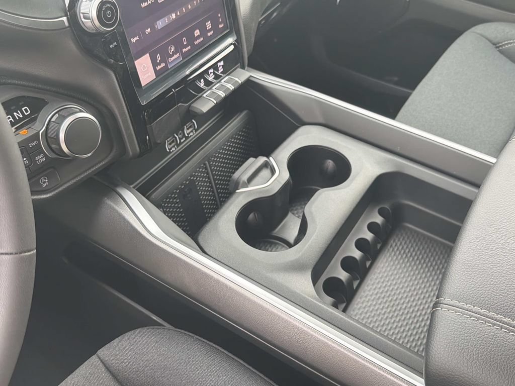 New 2026 RAM 1500 Big Horn AWD/4WD image 5