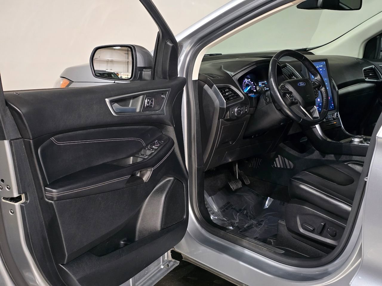 Used 2022 Ford Edge Titanium image 18