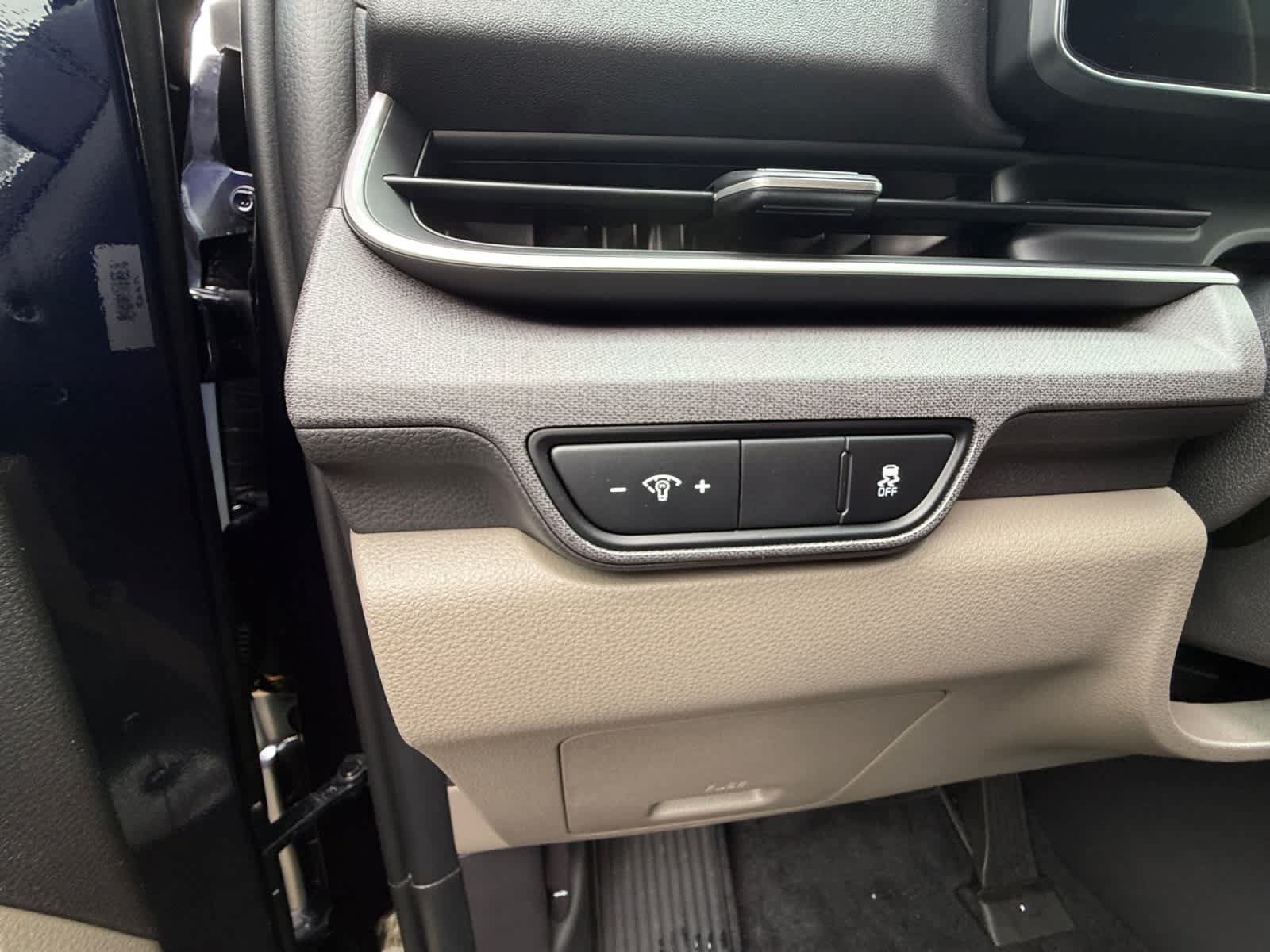 New 2027 Kia Carnival EX FWD image 18