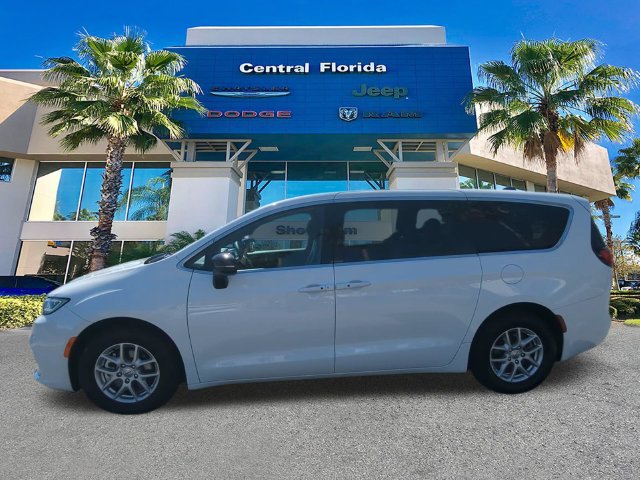 Certified 2025 Chrysler Pacifica Select FWD image 8