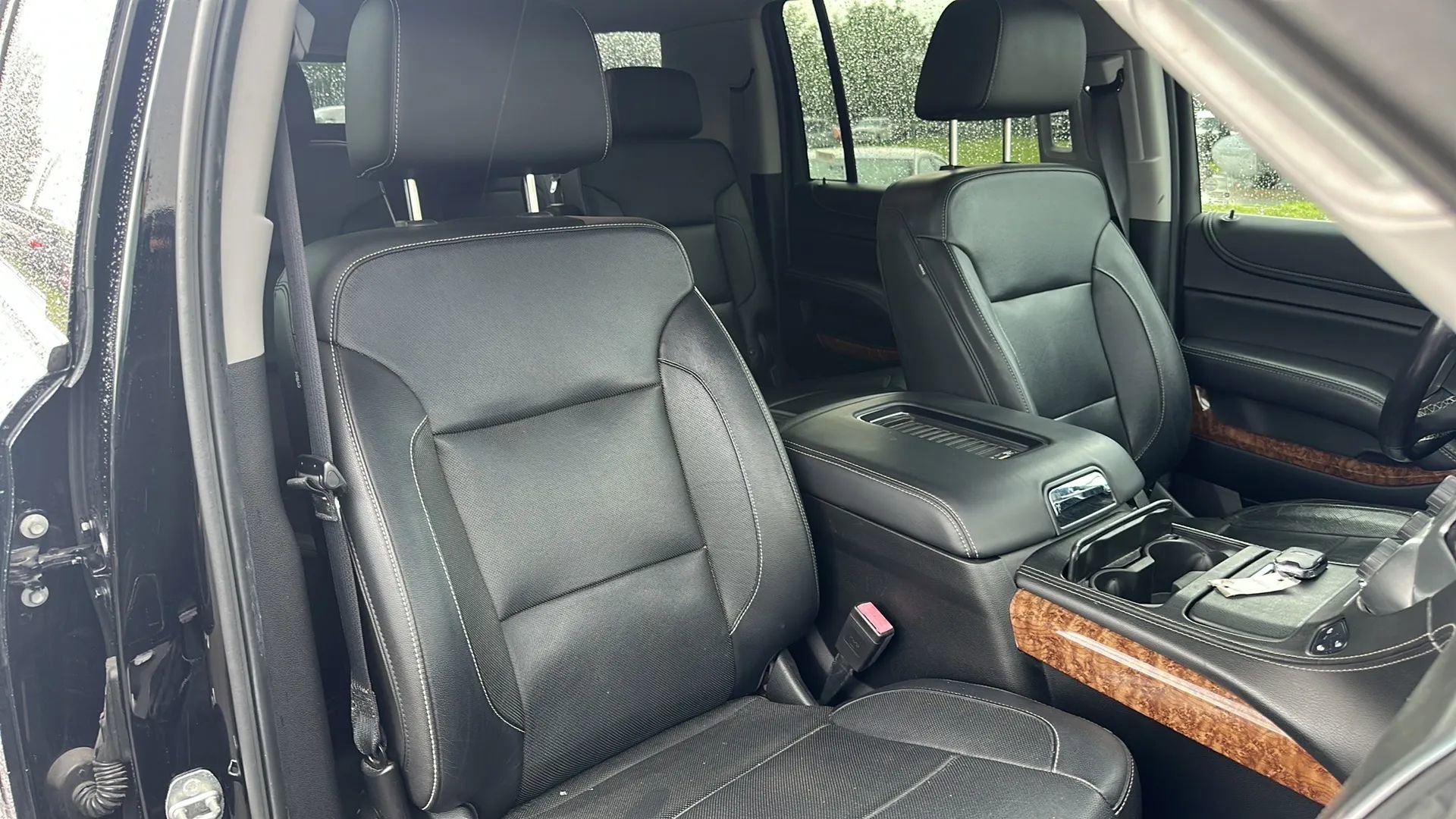 Used 2018 Chevrolet Suburban Premier RWD image 14