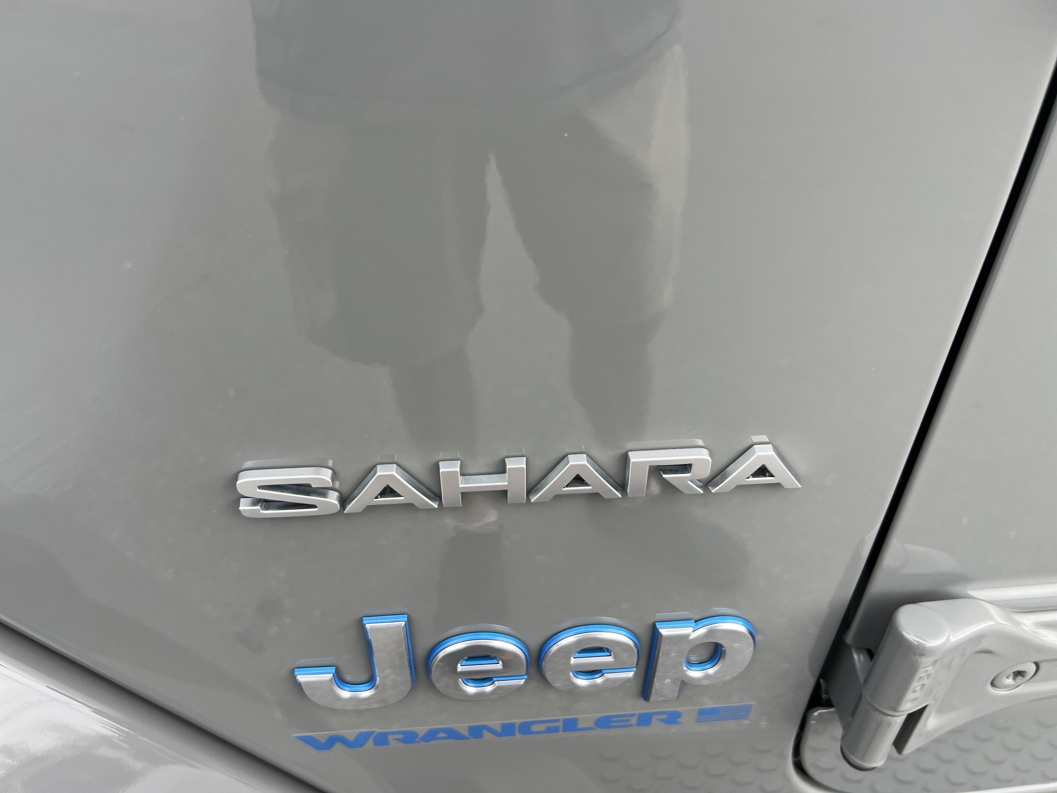 Used 2023 Jeep Wrangler Sahara w/ Cold Weather Group image 7