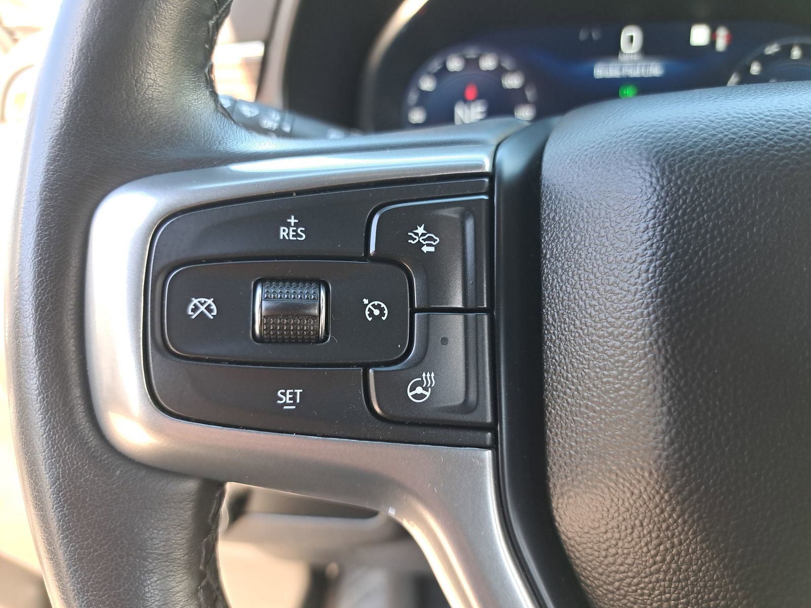 Used 2022 Chevrolet Tahoe LT w/ Luxury Package image 19