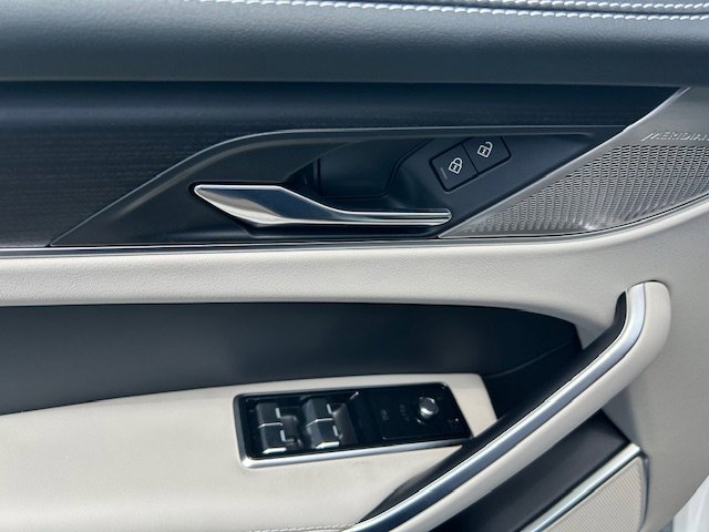 Used 2026 Jaguar F-PACE R-Dynamic S image 14