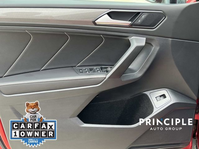 Used 2022 Volkswagen Tiguan SE w/ Panoramic Sunroof Package image 12