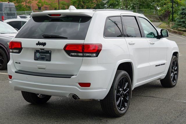 Used 2022 Jeep Grand Cherokee Laredo X image 8