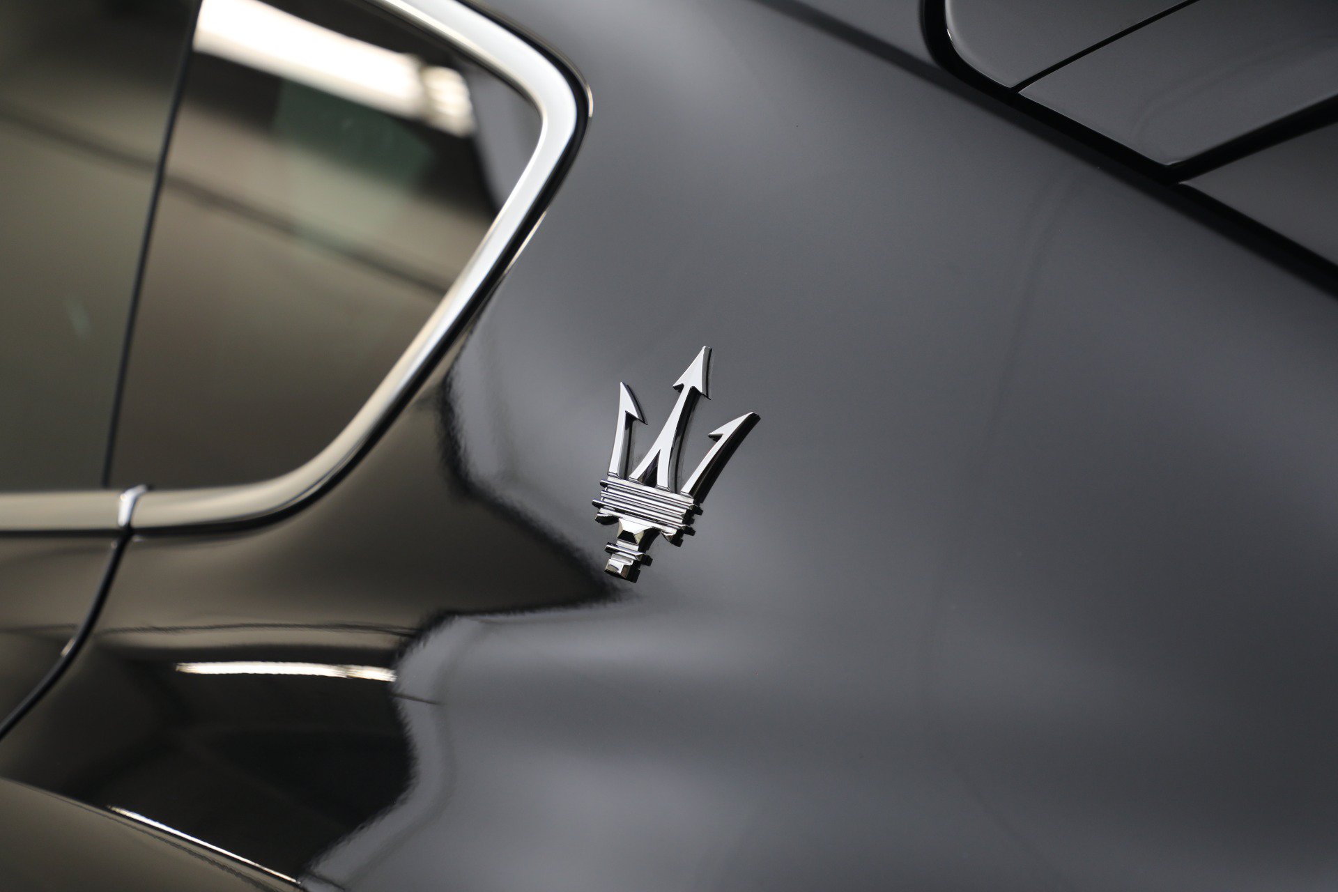 Certified 2023 Maserati Levante GT AWD/4WD image 30